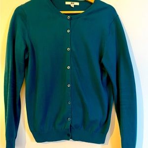 Uniqlo Women’s Extra Fine Merino Wool Crew Neck Cardigan